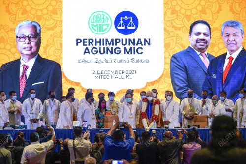 DATUK SERI ISMAIL SABRI YAAKOB