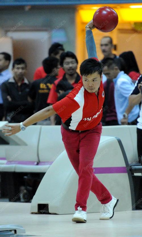 KL38_13032012_BOWLING