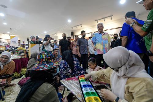 DATUK SERI ISMAIL SABRI YAAKOB