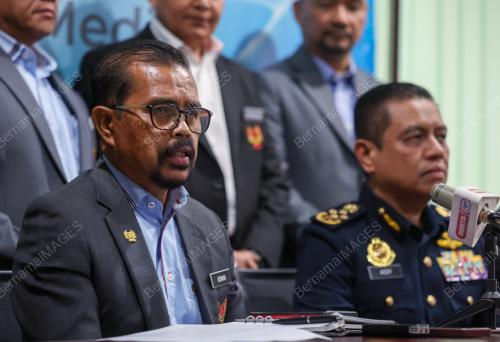 DATUK ADNAN MAT