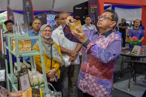 DATUK MUHD KHAIR RAZMAN MOHAMED ANNUAR