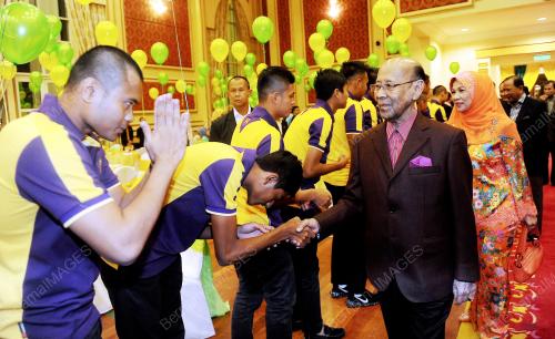 KL38_13122015_AGONG