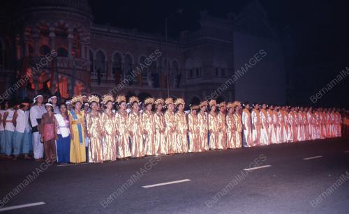 HARI KEPUTERAAN AGONG
