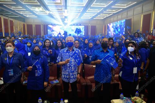 DATUK SERI ISMAIL SABRI YAAKOB