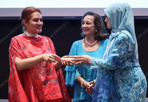 THE KUALA LUMPUR SPEAKERS CLUB