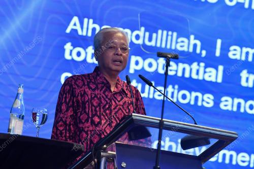 DATUK SERI ISMAIL SABRI YAAKOB