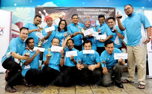 KL38_14102016_BOWLING