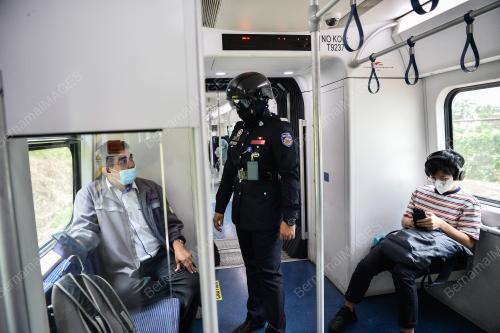 TINJAUAN PENGUNAAN PEGANGKUTAN AWAM SEMPENA TEMPOH PKPB DI SELANGOR KUALA LUMPUR DAN PUTRAJAYA