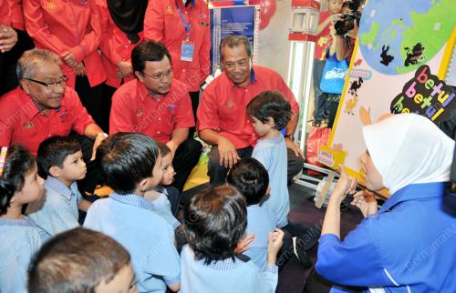 TAN SRI MUHYIDDIN YASSIN