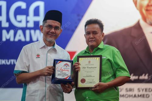TAN SRI SYED ZAINAL ABIDIN SYED MOHAMED TAHIR