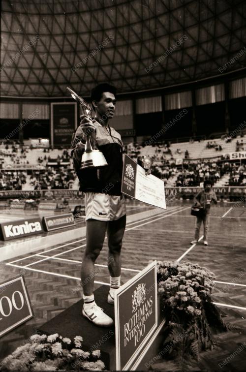 BADMINTON TERBUKA