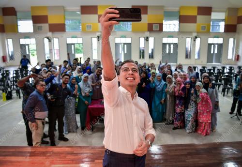 FAHMI FADZIL