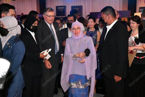 TUNKU HAJAH AZIZAH AMINAH MAIMUNAH ISKANDARIAH
