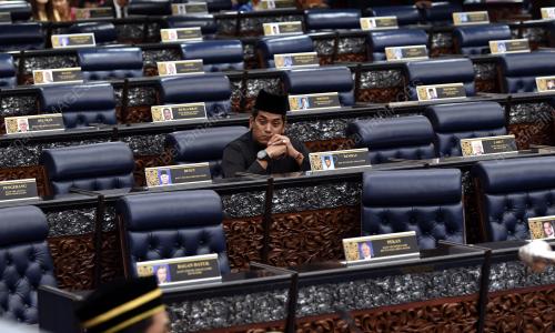 KL38_16072018_PARLIMEN