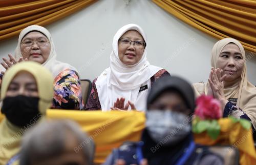 DR ZALIHA MUSTAFA