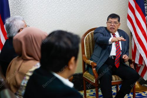 TAN SRI JOHARI ABDUL