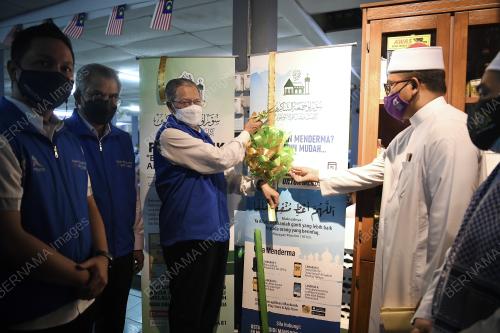 DATUK SERI MUSTAPA MOHAMED