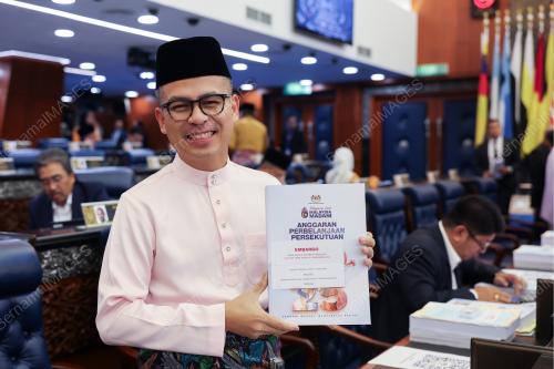 FAHMI FADZIL