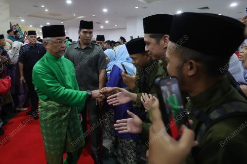 AL-SULTAN ABDULLAH RI'AYATUDDIN AL-MUSTAFA BILLAH SHAH