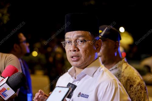 DATUK DR MOHD NA'IM MOKHTAR
