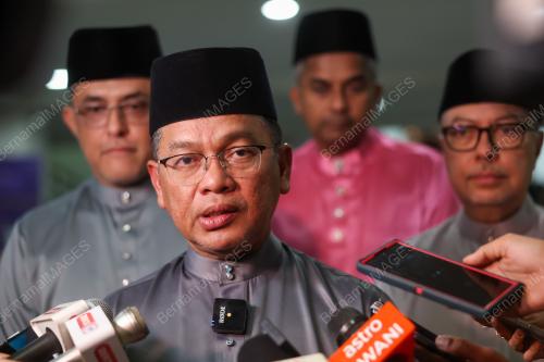 DATUK DR MOHD NA'IM MOKHTAR