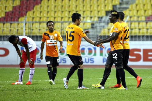 KL38_20062014_BOLA