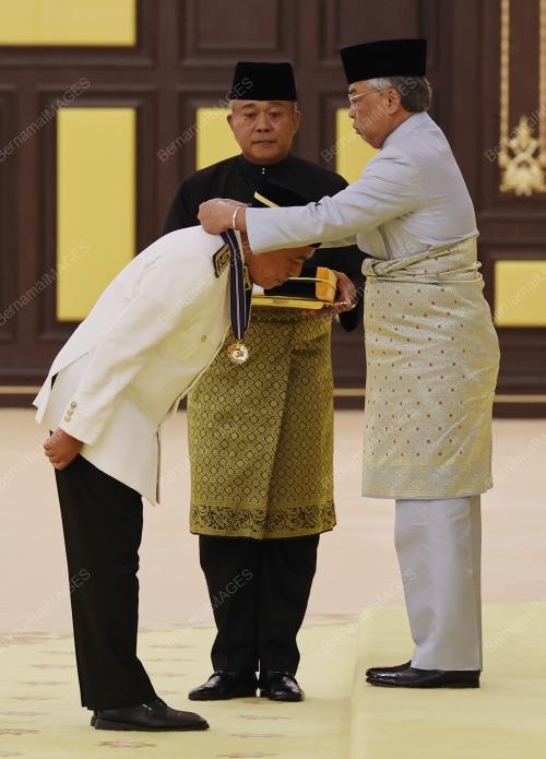 AL-SULTAN ABDULLAH RI'AYATUDDIN AL-MUSTAFA BILLAH SHAH