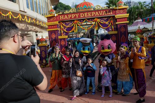 SUNWAY LAGOON DEEPAVALI