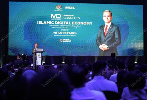 FAHMI FADZIL
