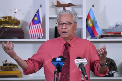 DATUK SERI ISMAIL SABRI YAAKOB