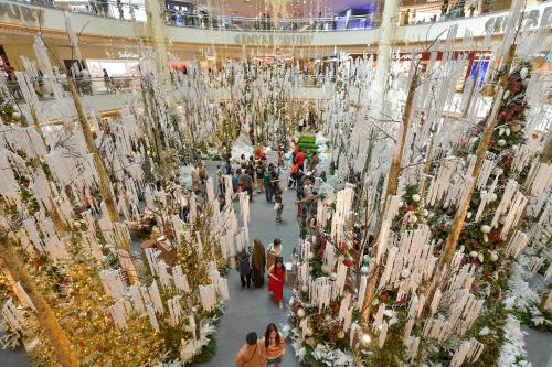 TINJAUAN PERSIAPAN HARI KRISMAS