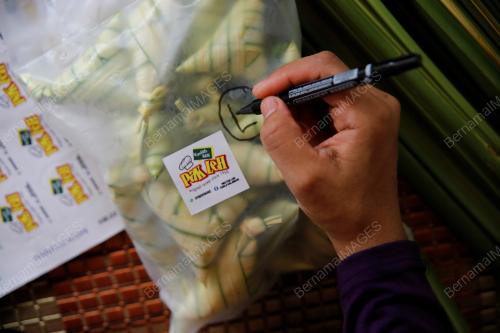 PROSES PENYEDIAAN KETUPAT PALAS