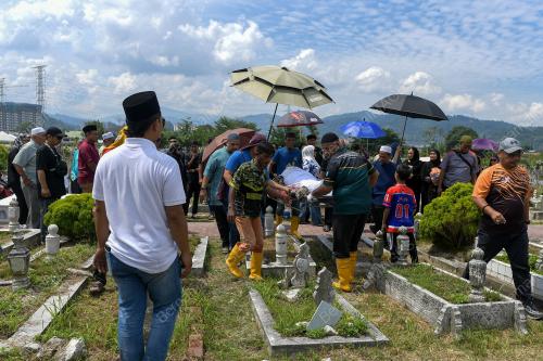 PENGEBUMIAN ALLAHYARHAM FAUZIAH RAUF