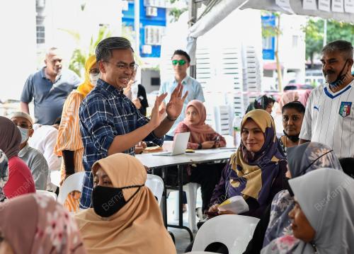 AHMAD FAHMI MOHAMED FADZIL