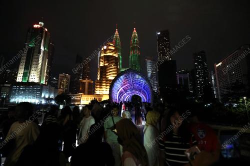 TINJAUAN HARI NATAL