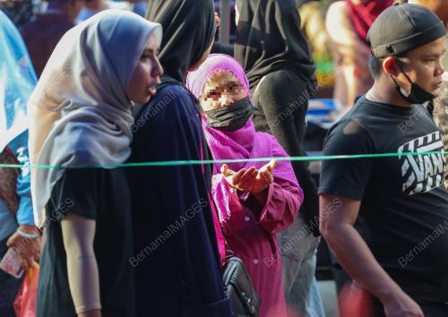 PENGEMIS WARGA ASING DI BAZAR RAMADHAN