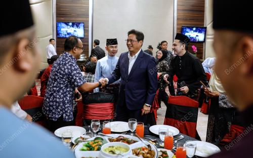 TAN SRI AZAM BAKI