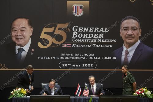 DATUK SERI HISHAMUDDIN TUN HUSSIEN