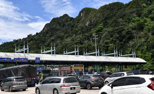 TINJAUAN ALIRAN TRAFIK LEBUHRAYA KARAK