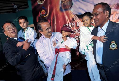 DATUK SERI MOHD ALI RUSTAM