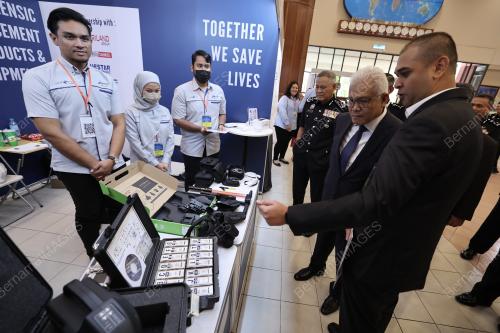 DATUK SERI HAMZAH ZAINUDIN