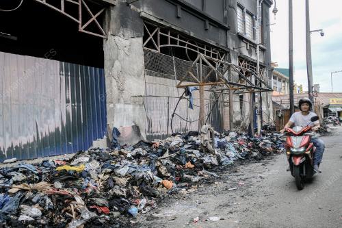 KEDAI BUNDLE TERBAKAR