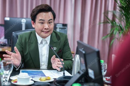 DATUK DR CALVIN KHIU