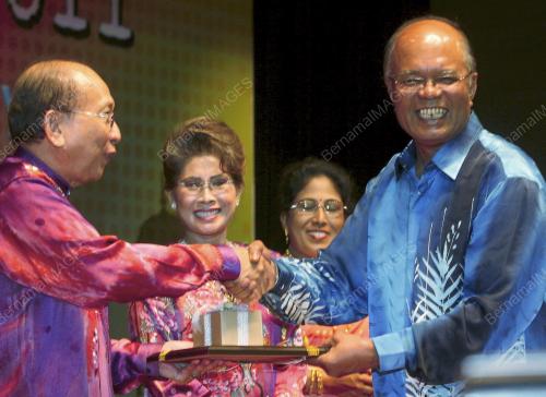 DATUK SERI DR RAIS YATIM
