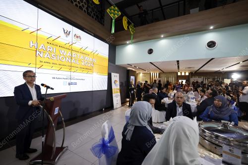 FAHMI FADZIL