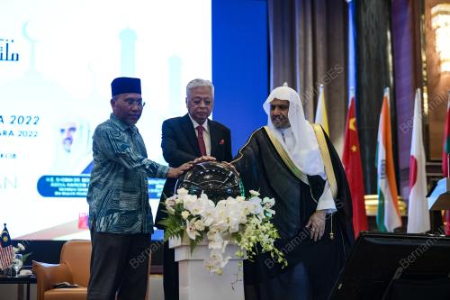 DATUK SERI ISMAIL SABRI YAAKOB