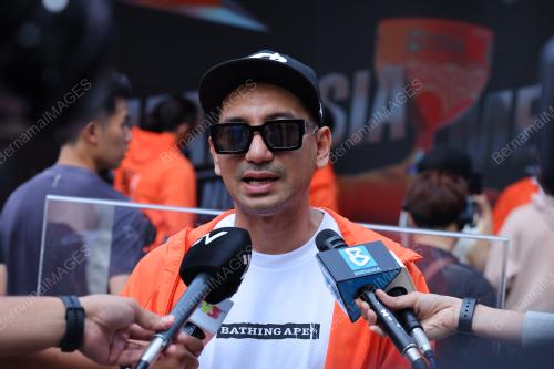 ZIZAN RAZAK