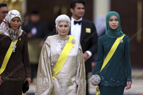 ISTIADAT PERTABALAN YANG DIPERTUAN AGONG KE-17