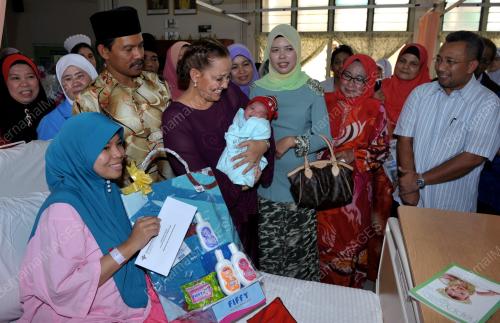 DATIN SERI ANGGRAINI SENTIYAKI