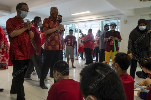 DATUK SERI ISMAIL SABRI YAAKOB